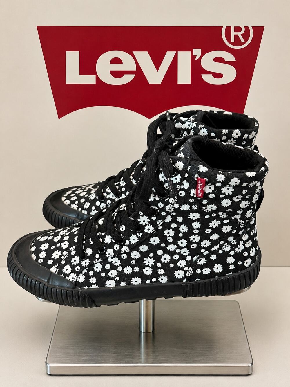 Levi’s Olivia Floral Hi Canvas Sneakers Black White Women’s 7.5